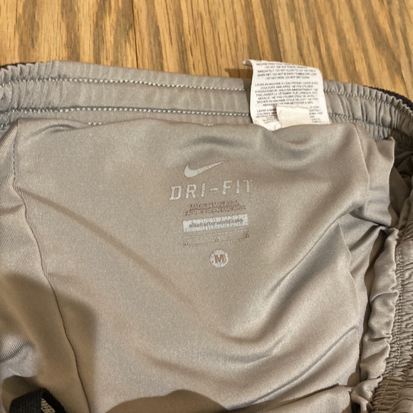 Nike Dry Fit running shorts with built in compression shorts - Picture 2 of 3